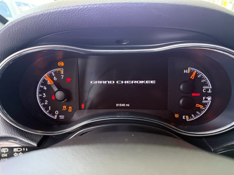 Used 2019 Jeep Grand Cherokee Laredo RWD image 28