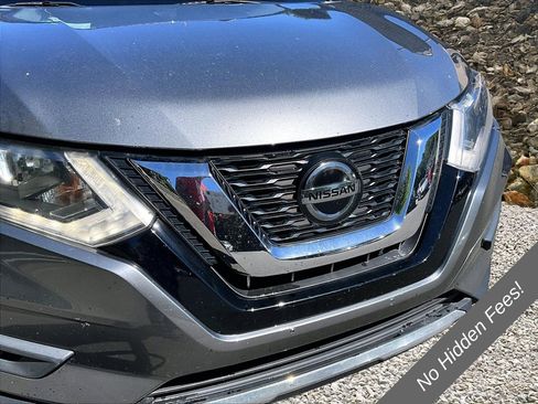 Used 2018 Nissan Rogue SV AWD/4WD image 24
