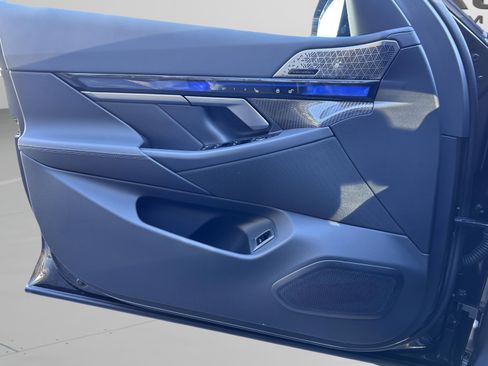 New 2026 BMW M5 image 33