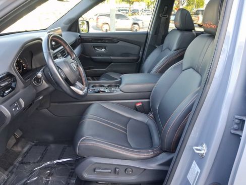 Used 2024 Honda Pilot TrailSport image 16