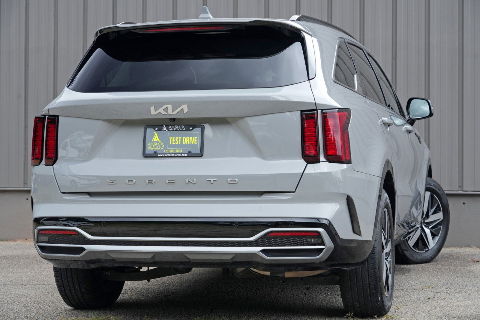 Used 2022 Kia Sorento EX w/ Panoramic Sunroof Package FWD image 4