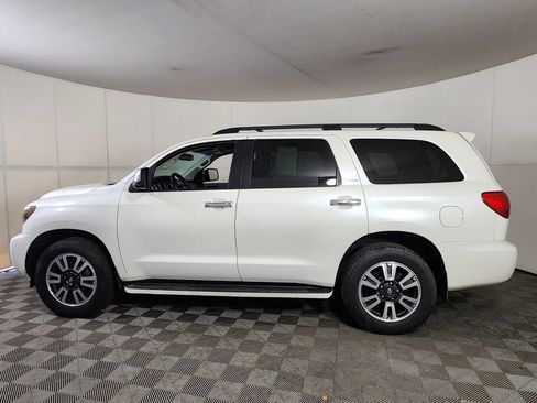 Used 2011 Toyota Sequoia Platinum AWD/4WD image 4