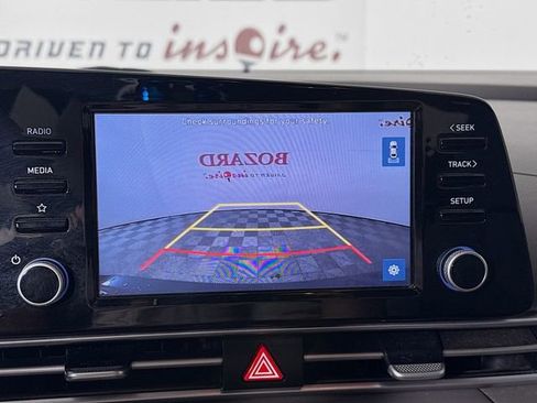 Used 2022 Hyundai Elantra SEL w/ Convenience + Premium Package image 16