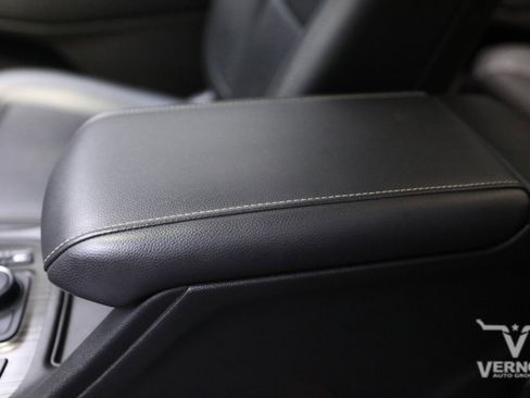 Used 2021 GMC Acadia SLT w/ Technology Package image 15