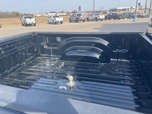 Used 2024 RAM 2500 Tradesman w/ Chrome Appearance Group image 9