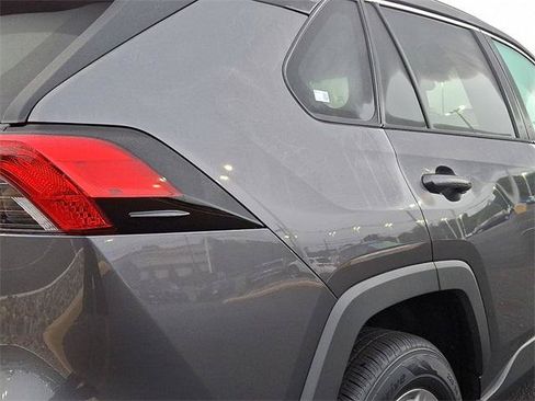 Certified 2022 Toyota RAV4 XLE w/ Convenience Package AWD/4WD image 8