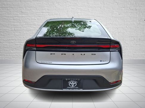 Used 2024 Toyota Prius LE FWD image 5