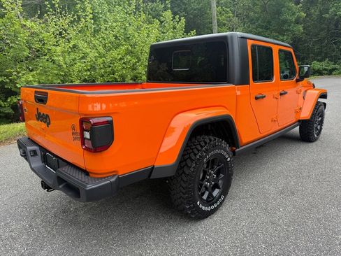 New 2025 Jeep Gladiator Sport image 7