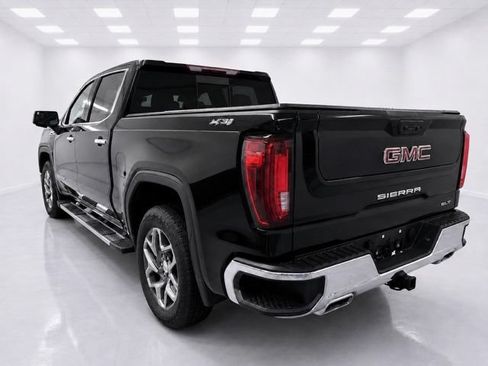 Used 2023 GMC Sierra 1500 SLT w/ SLT Premium Package AWD/4WD image 9