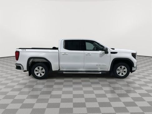 Used 2022 GMC Sierra 1500 SLE image 7