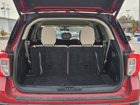 Used 2020 Ford Explorer XLT w/ Equipment Group 202A image 9