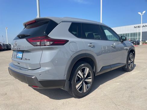 Certified 2025 Nissan Rogue SL AWD/4WD image 5