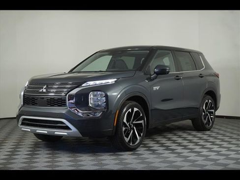 New 2025 Mitsubishi Outlander SE image 3