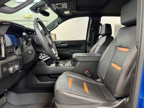 Used 2023 GMC Sierra 1500 AT4 w/ Technology Package AWD/4WD image 16