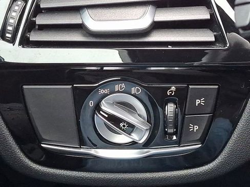 Used 2019 BMW M550i xDrive w/ Dynamic Handling Package image 28