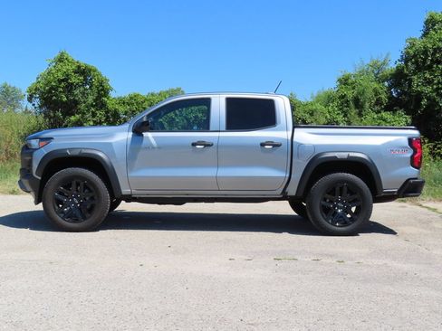 Certified 2024 Chevrolet Colorado Trail Boss w/ Technology Package AWD/4WD image 7