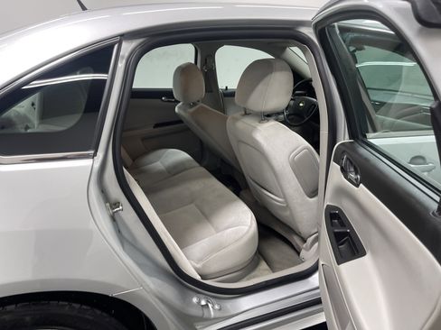Used 2013 Chevrolet Impala LT w/ LT Sunroof Package image 19