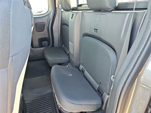 Used 2025 Nissan Frontier SV image 13
