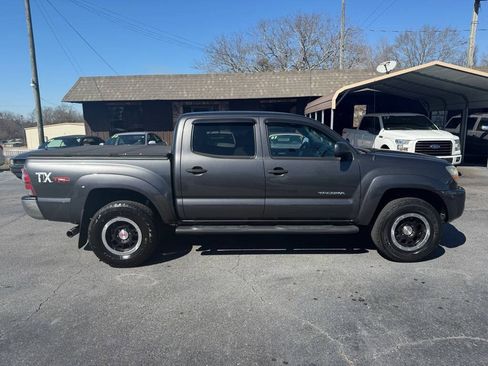 Used 2011 Toyota Tacoma PreRunner w/ TRD Off-Road Pkg RWD image 8