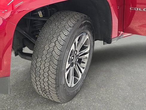 Used 2022 Chevrolet Colorado Z71 AWD/4WD image 31