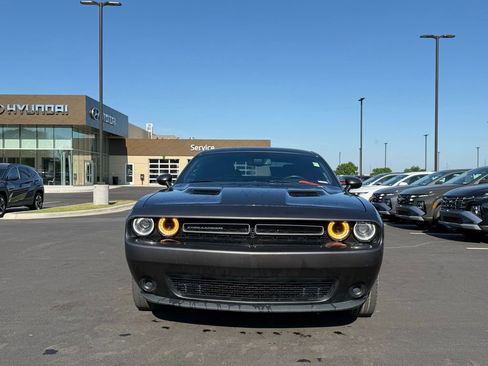 Used 2021 Dodge Challenger SXT RWD image 2