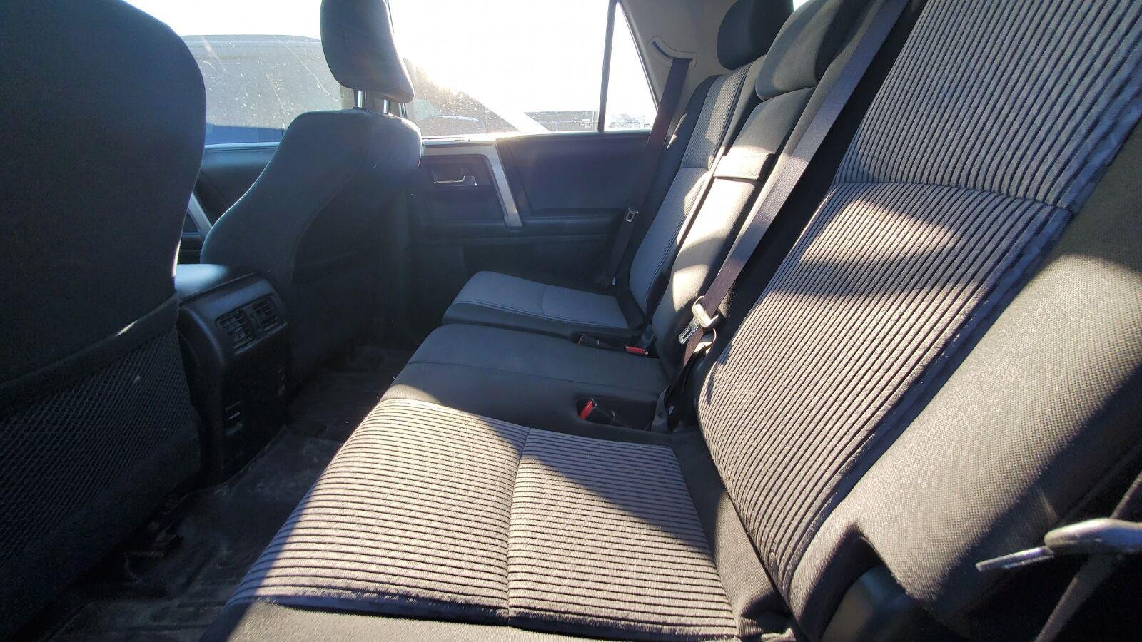 Used 2015 Toyota 4Runner SR5 AWD/4WD image 5