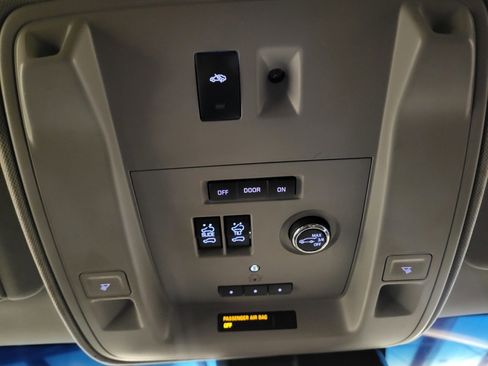 Used 2019 GMC Yukon Denali w/ Denali Ultimate Package image 48