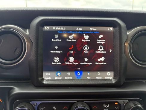 Used 2022 Jeep Wrangler Unlimited Sport image 17