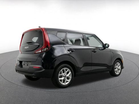 Used 2025 Kia Soul LX w/ LX Technology Package FWD image 9