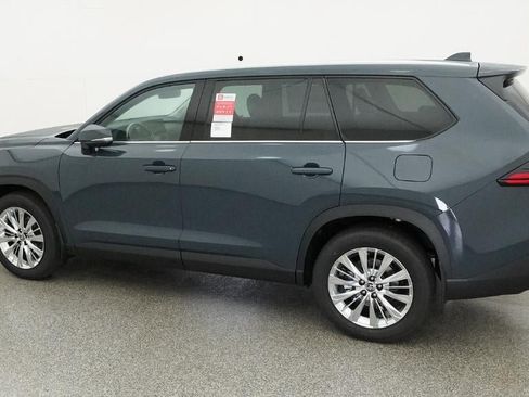 New 2026 Toyota Grand Highlander Platinum AWD/4WD image 4