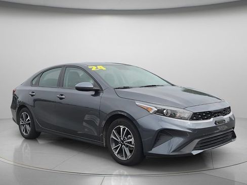 Used 2024 Kia Forte LXS FWD image 8