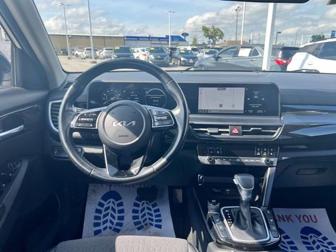 Used 2024 Kia Seltos S AWD/4WD image 32