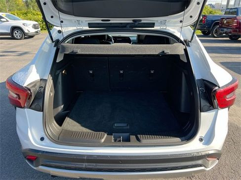 Used 2024 Chevrolet Trax LT w/ Driver Confidence Package image 24