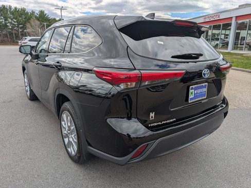 Used 2023 Toyota Highlander Limited AWD/4WD image 3