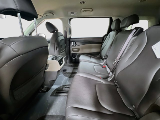 New 2027 Kia Carnival LXS FWD image 25
