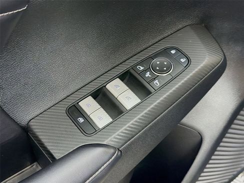 Used 2024 Mitsubishi Outlander SE image 19