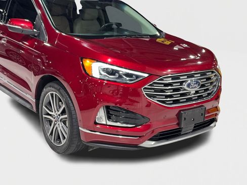 Used 2019 Ford Edge Titanium w/ Equipment Group 301A image 3