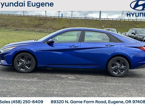 Used 2023 Hyundai Elantra SEL FWD image 7