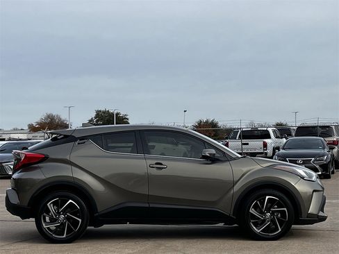 Used 2021 Toyota C-HR Limited image 3