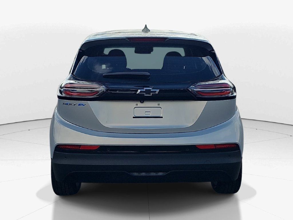 Used 2023 Chevrolet Bolt LT w/ Driver Confidence Package FWD image 7