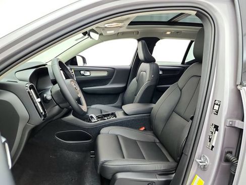 New 2026 Volvo XC40 B5 Plus w/ Climate Package AWD/4WD image 21