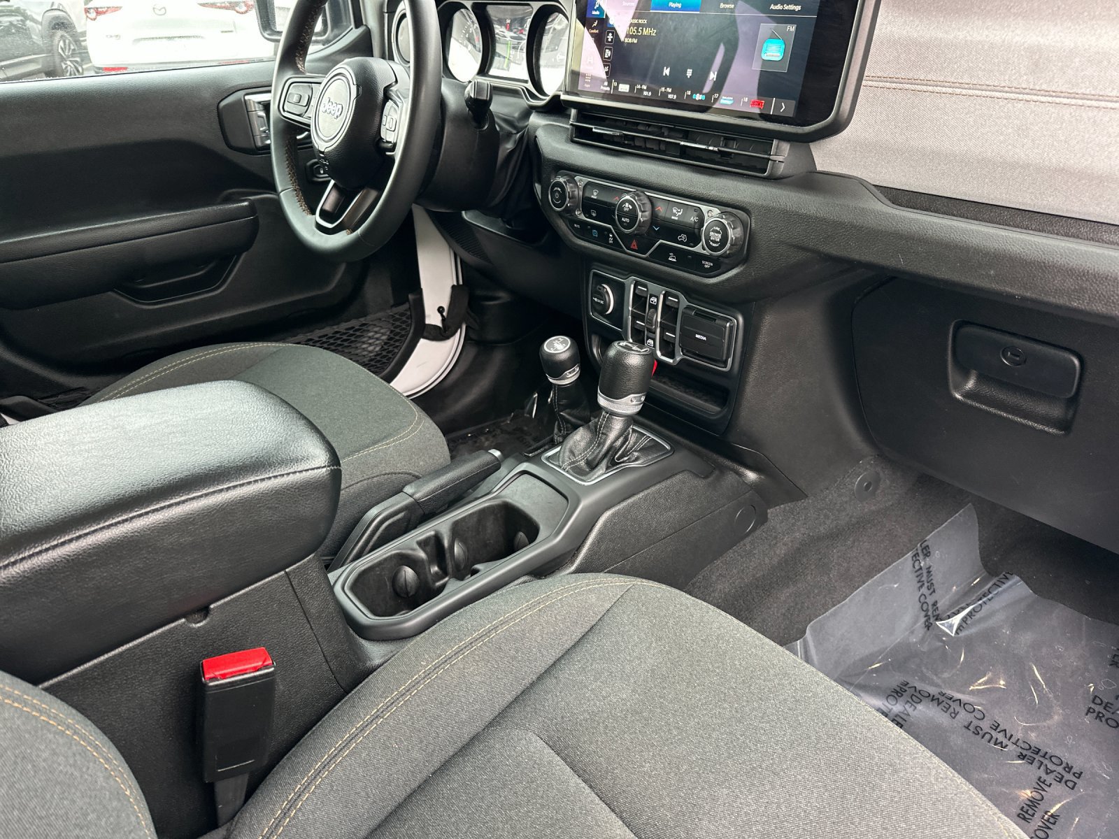 Used 2024 Jeep Wrangler Unlimited AWD/4WD image 16