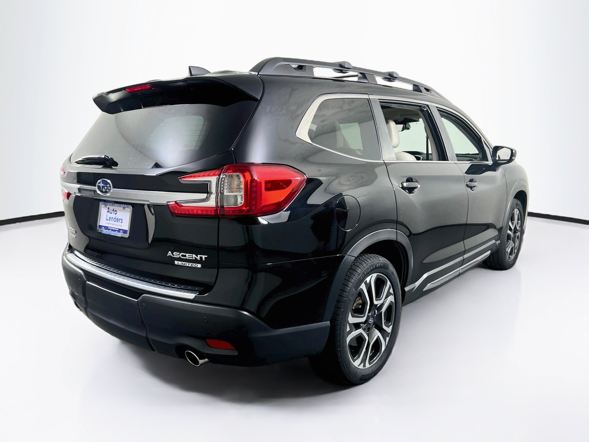 Used 2024 Subaru Ascent Limited w/ Technology Package AWD/4WD image 5