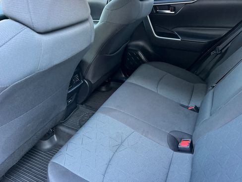 Used 2025 Toyota RAV4 XLE FWD image 4