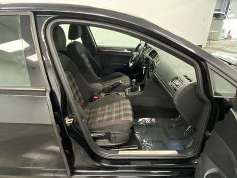 Used 2020 Volkswagen GTI S image 22