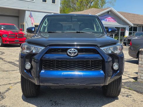 Used 2018 Toyota 4Runner SR5 Premium AWD/4WD image 2