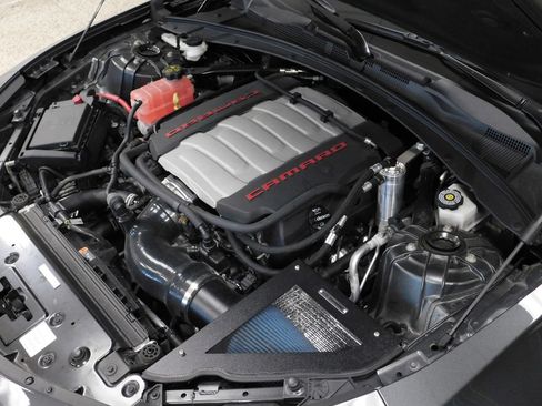 Used 2018 Chevrolet Camaro SS RWD image 14