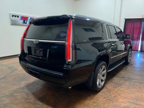Used 2015 Cadillac Escalade ESV Luxury image 9