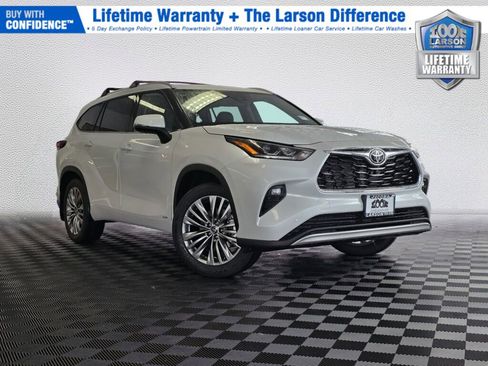 New 2026 Toyota Highlander Platinum image 1
