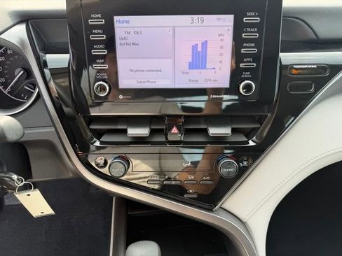 Used 2024 Toyota Camry LE image 33